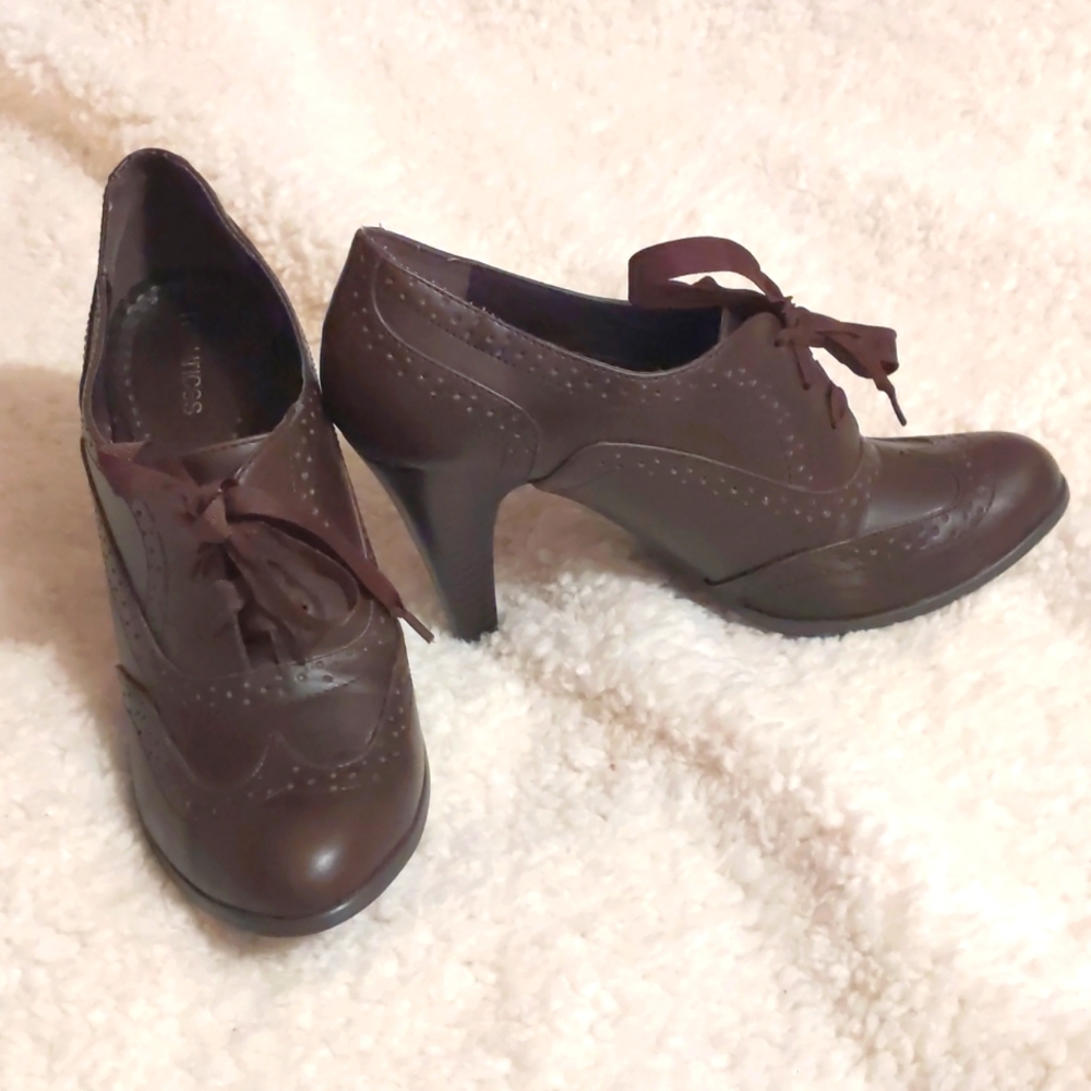 Vintage Oxford Heels
